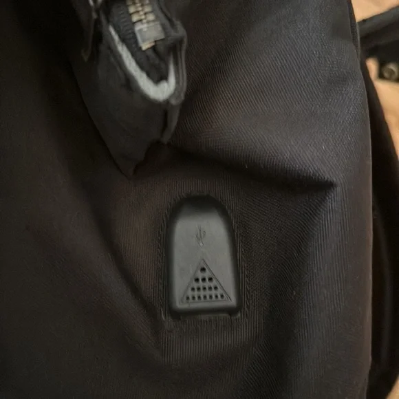 Himawari black backpack with connector port - good condition - laptop bag - Picture 6 of 10